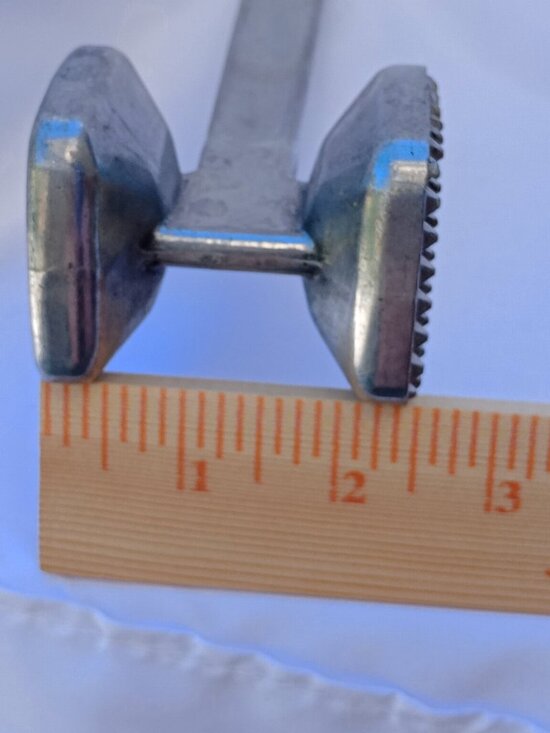 Stainless Steel Kitchen Tool Lot Garlic Press Ice Cream Scoop Pizza Cutter Tongs - Picture 15 of 16